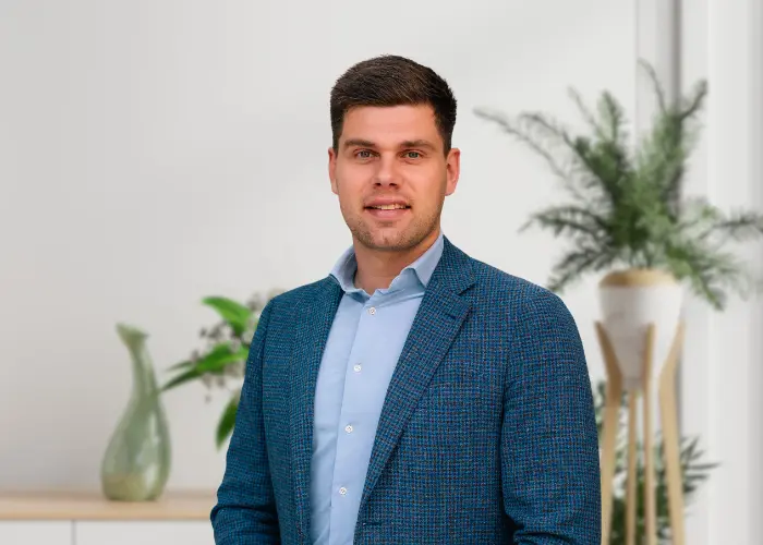 Marc den Oudsten, Vastgoedadviseur